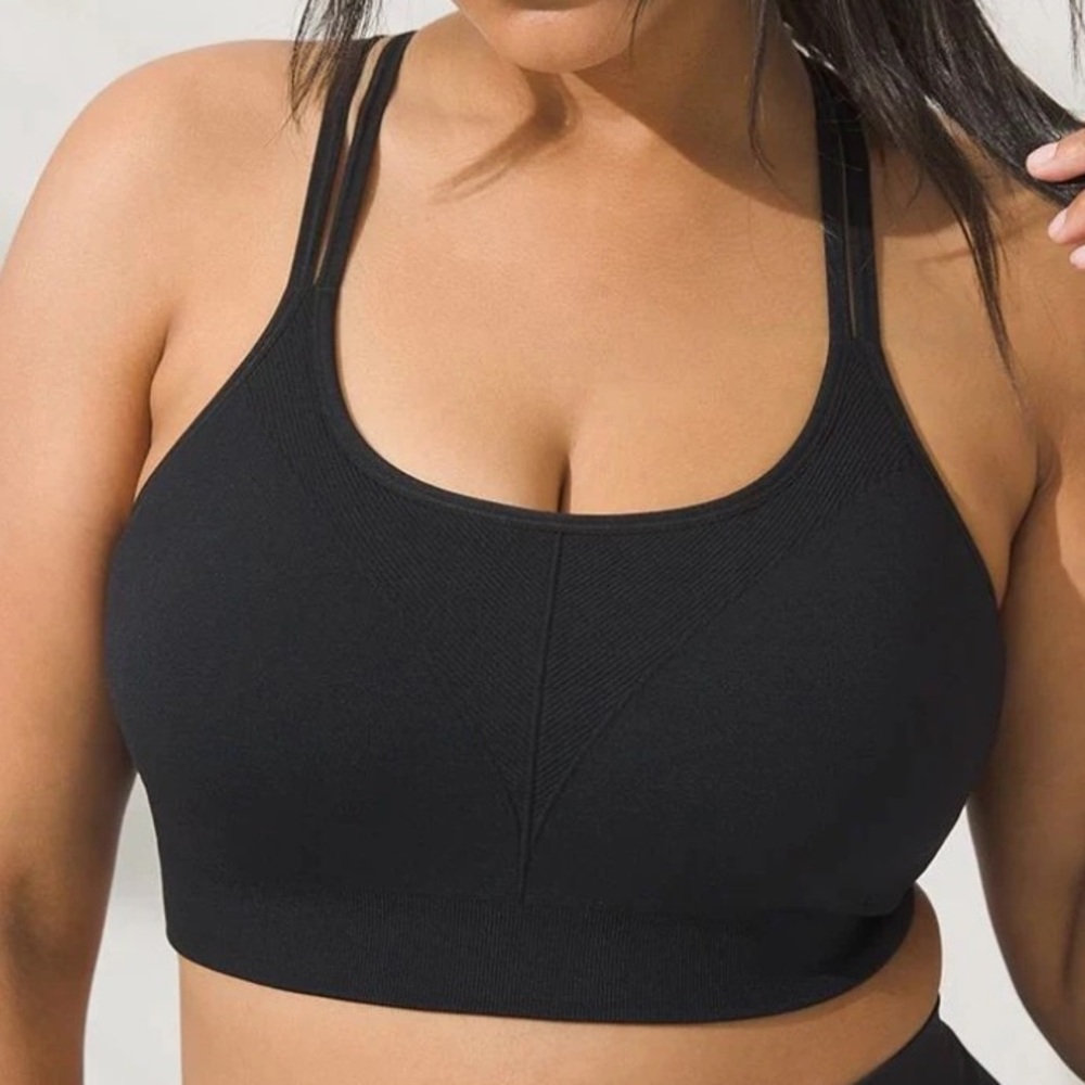 Soma Sport Seamless Bra with Strappy Back, Black, Sz L
